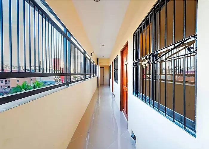 Oyo 490 V-cat Apartelle