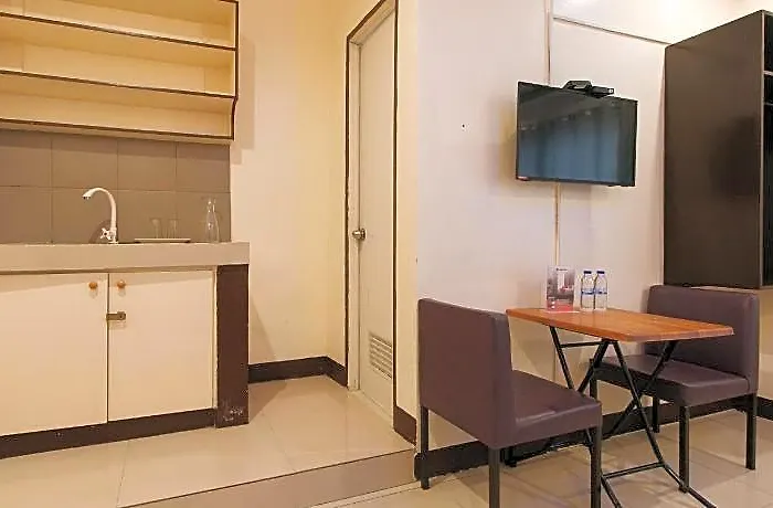Oyo 490 V-cat Apartelle 酒店